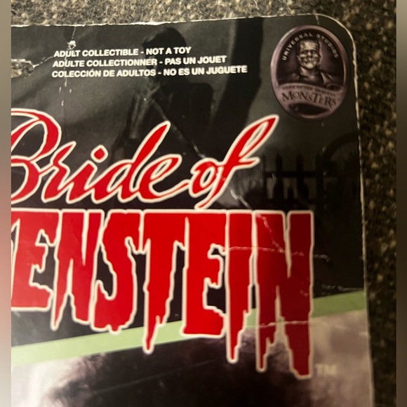 NWT Rare Universal Monsters The Bride of Frankenstein Reaction Figure - Picture 3 of 4